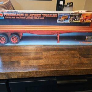 Monogram Fruehauf Flatbed Trailer 1:16 Unassembled Plastic Model Kit Red 2503