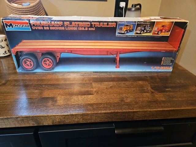 Monogram Fruehauf Flatbed Trailer 1:16 Unassembled Plastic Model Kit Red 2503