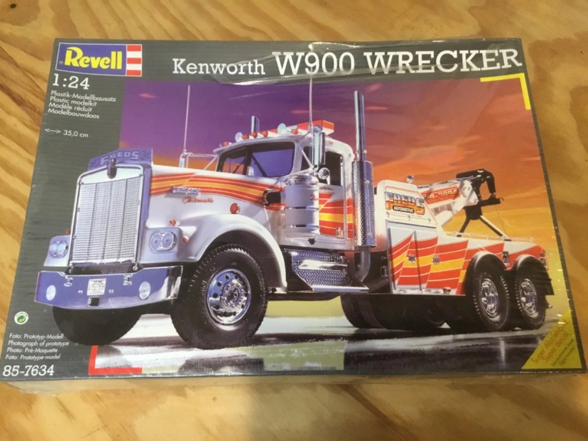 1:25 Revell Kenworth W900 Wrecker